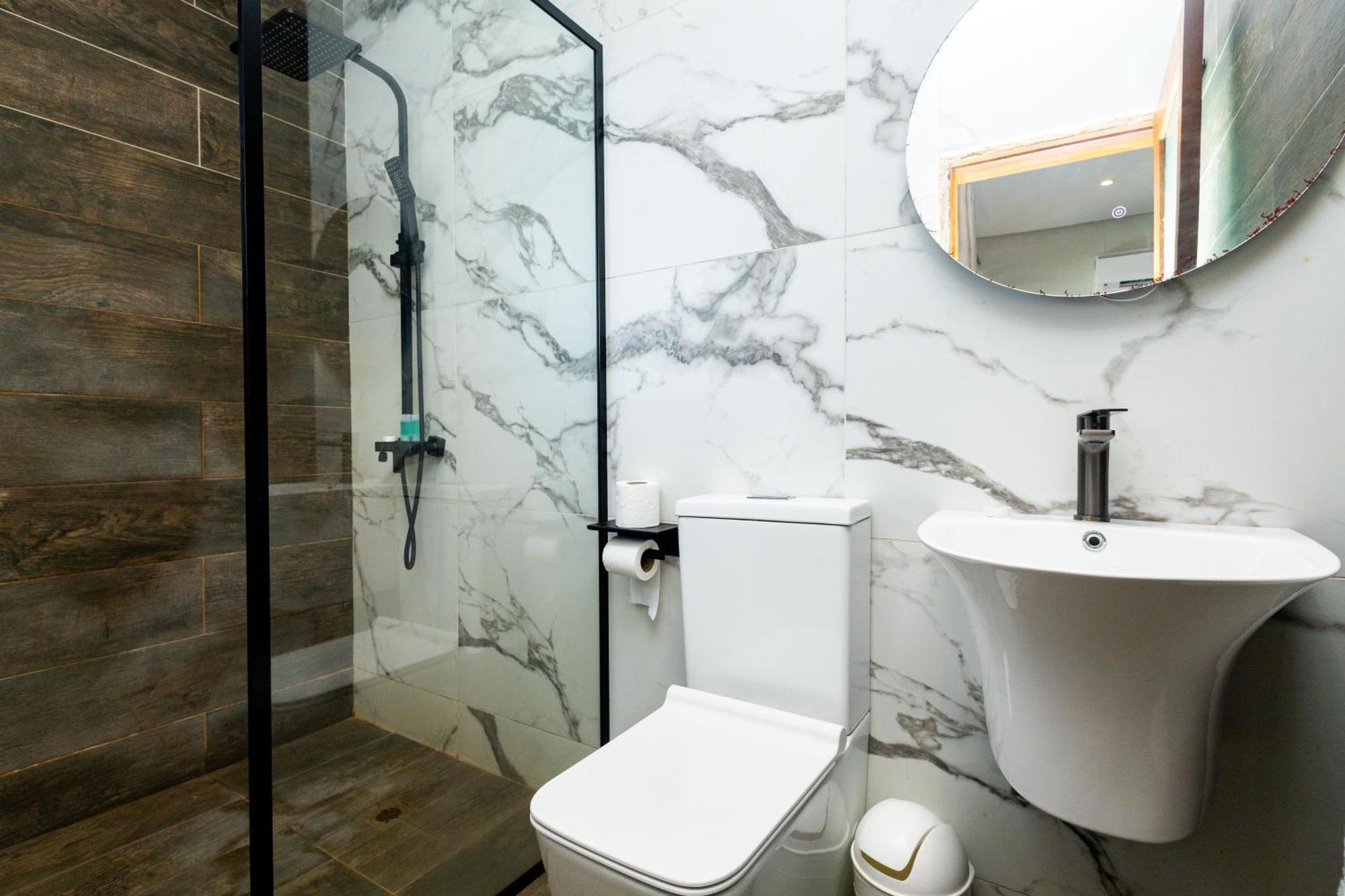 Serenity Terraces Beach, Hotel - Kokrobite Bagian luar foto